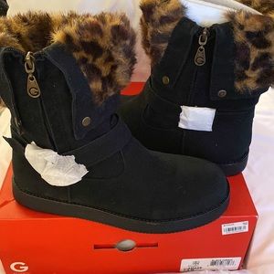 🎉 HOST PICK 🎉 G BY GUESS Black Faux Fur Boots Sz 7 .5